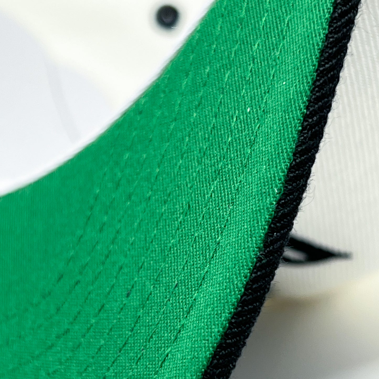 DAILY PUFF SCRIPT 2-TONE BLACK AND WHITE PREMIUM SNAPBACK