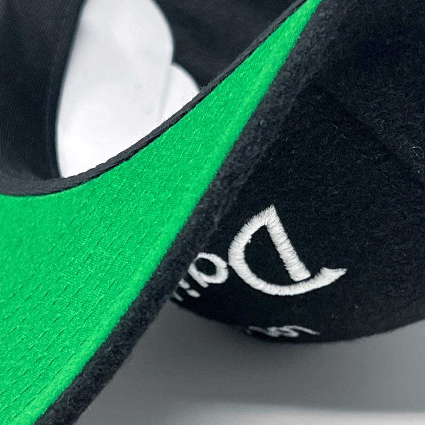 DAILY PUFF SCRIPT BLACK DOME PREMIUM SNAPBACK WOOL | GLOW IN THE DARK