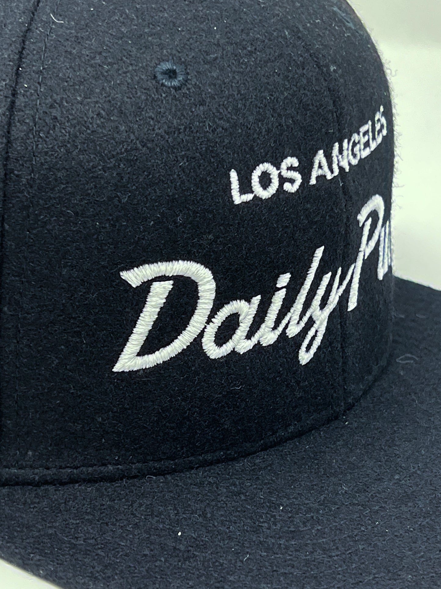 DAILY PUFF SCRIPT BLACK DOME PREMIUM SNAPBACK WOOL | GLOW IN THE DARK
